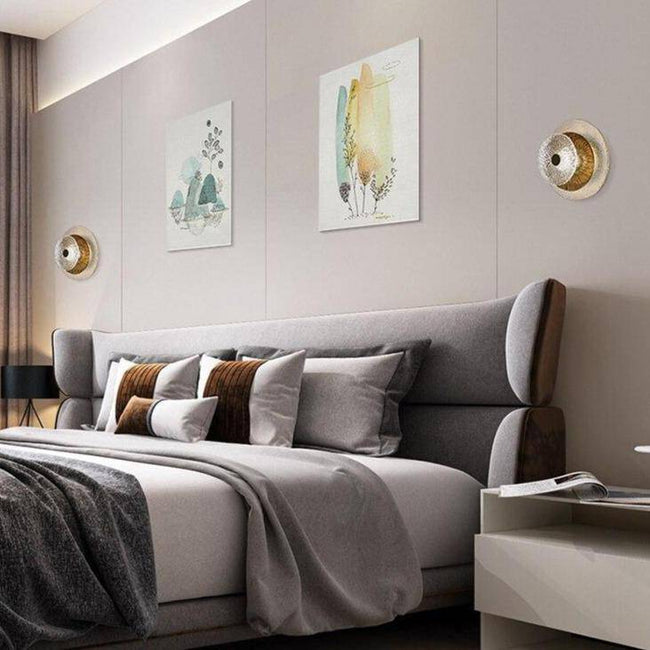 Applique murale design LED dorée minimaliste