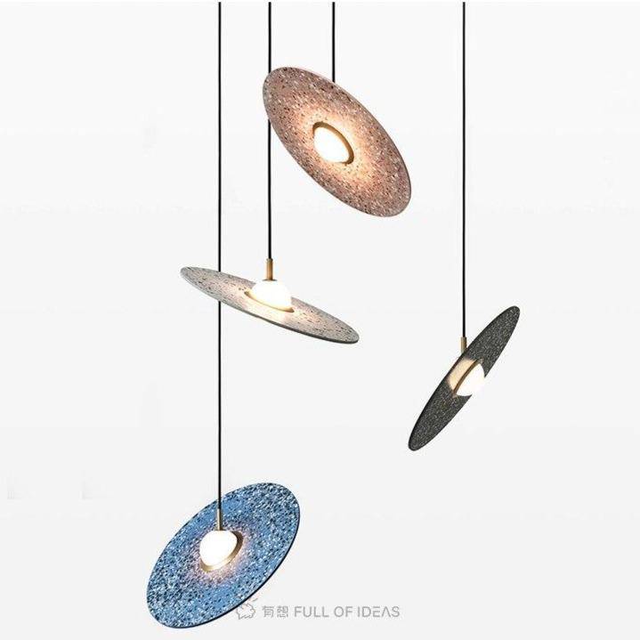 Suspension design à LED avec disque en marbre coloré