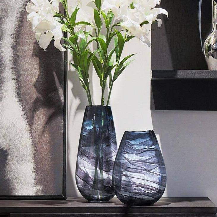 Vase design en verre violet style abstrait - vue 4 sur 5