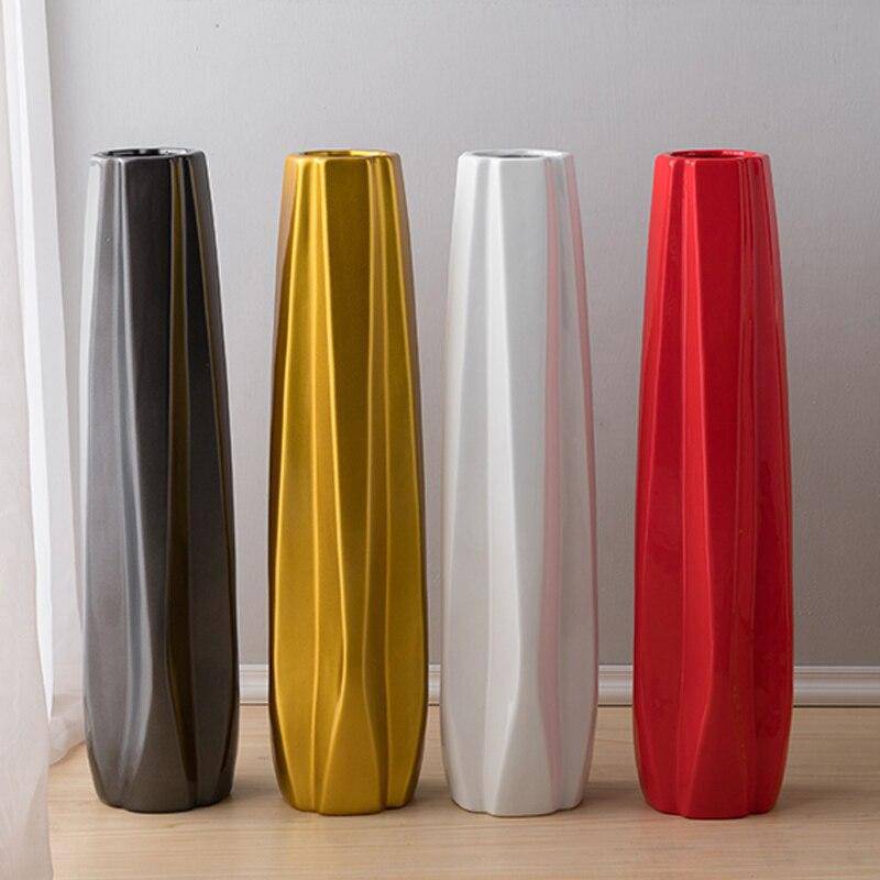 Vase design en céramique colorée style géométrique - vue 7 sur 8