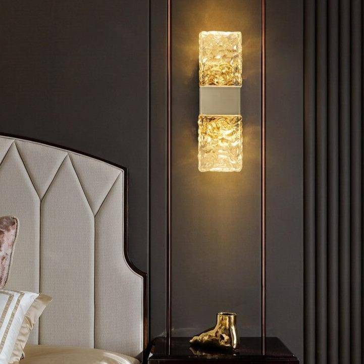 Applique murale design à LED en verre cristal et cube doré Loft - vue 4 sur 6