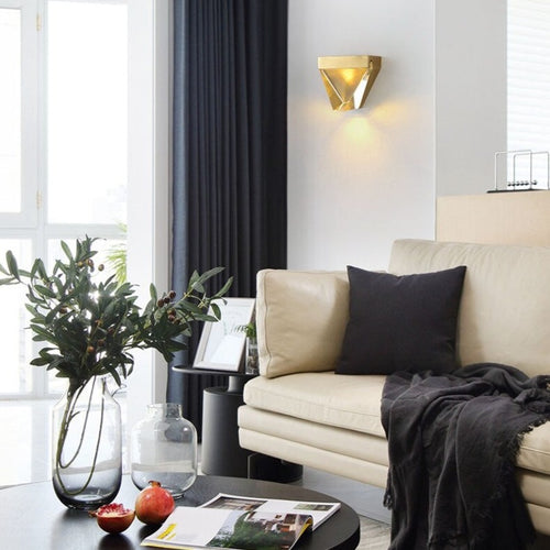 Applique murale moderne en forme de pyramide luxury Jarrett