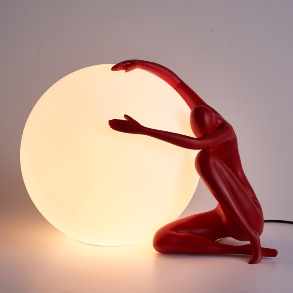 Lampe à poser LED style art déco avec silhouette Bloomie