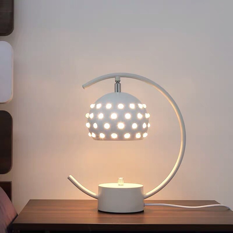 Lampe de bureau en métal avec abat-jour style disco Nest - vue 2 sur 7
