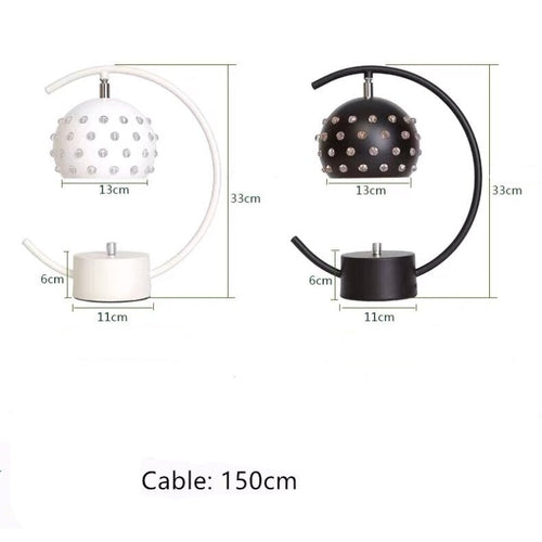 Lampe de bureau en métal avec abat-jour style disco Nest