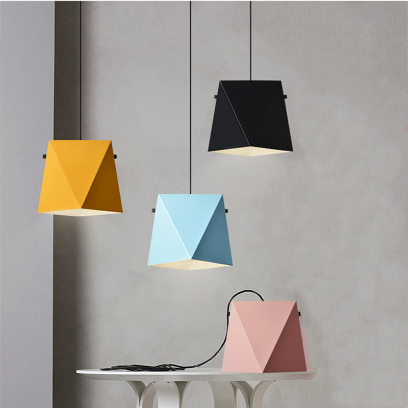 Suspension design LED avec abat-jour en métal coloré Alana - vue 6 sur 10