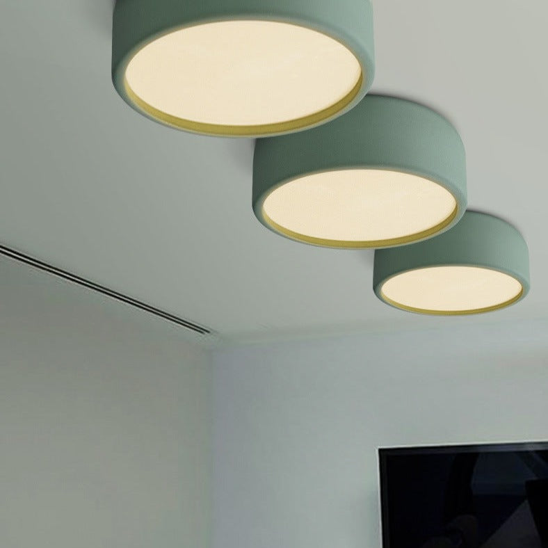 Plafonnier moderne LED forme circulaire en métal coloré Beryl