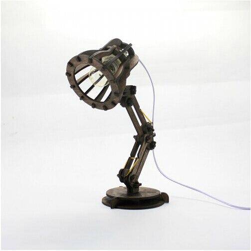 Lampe de bureau en bois style Pixar rustique - vue 5 sur 5