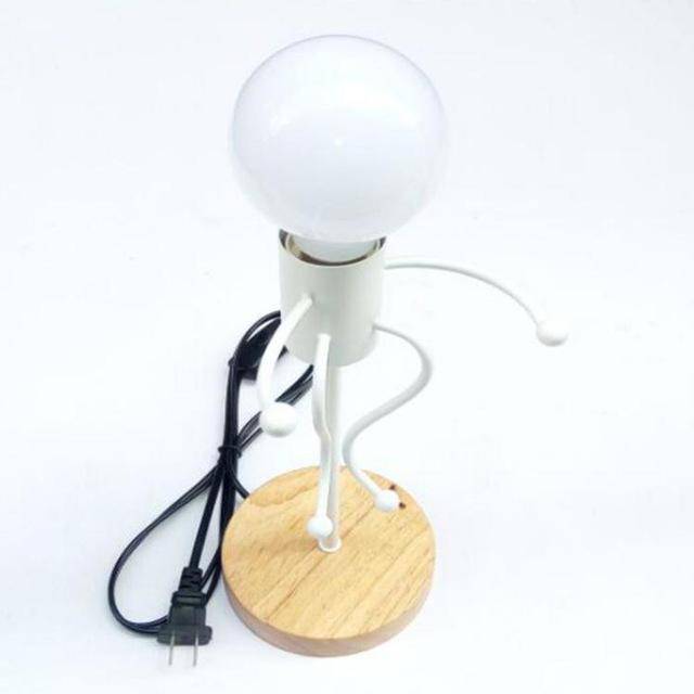 Lampe à poser avec socle en bois et bras en métal - vue 3 sur 3