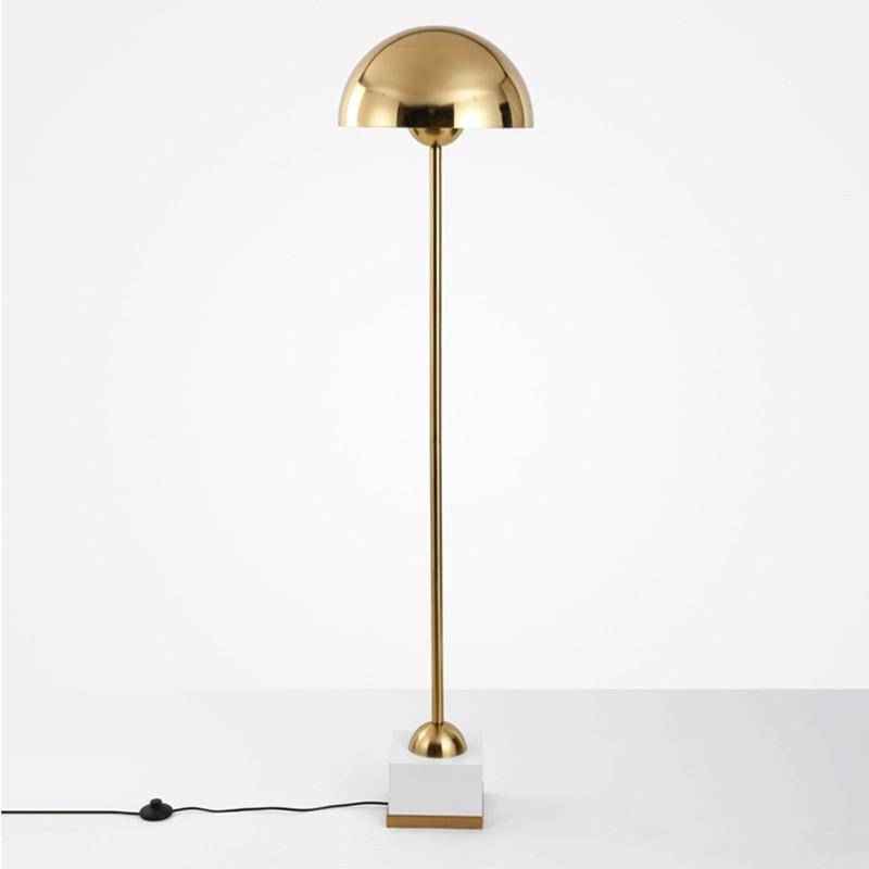 Lampadaire design à LED en métal doré avec abat-jour sphérique - vue 3 sur 5