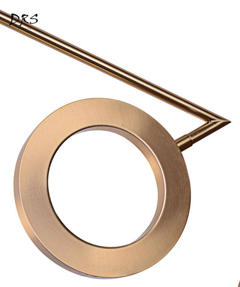 Suspension design doré à LED avec lampe ronde
