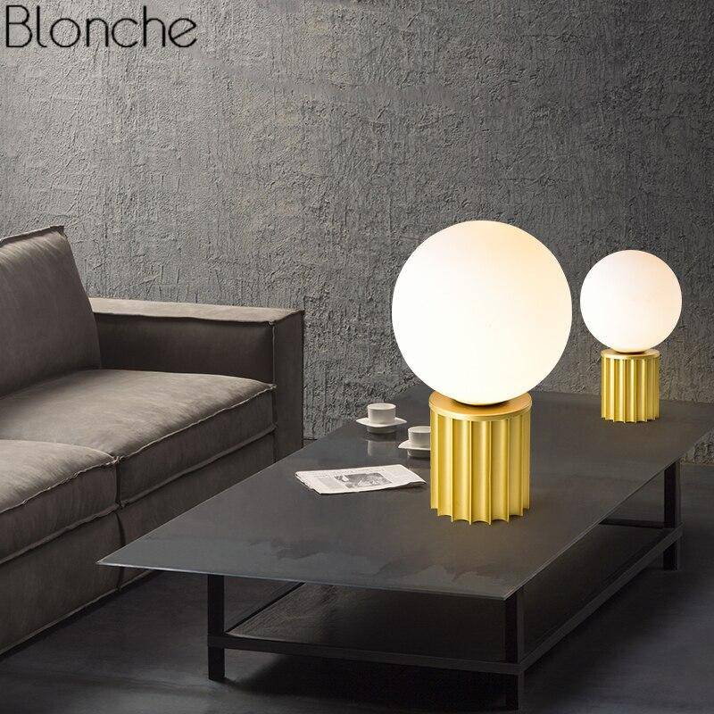Lampe à poser design en métal doré avec boule blanche LED - vue 4 sur 7