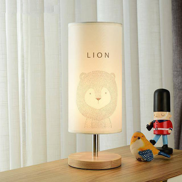 Lampe de chevet (ou bureau) en bois avec dessin d'animaux pour enfant - vue 3 sur 6