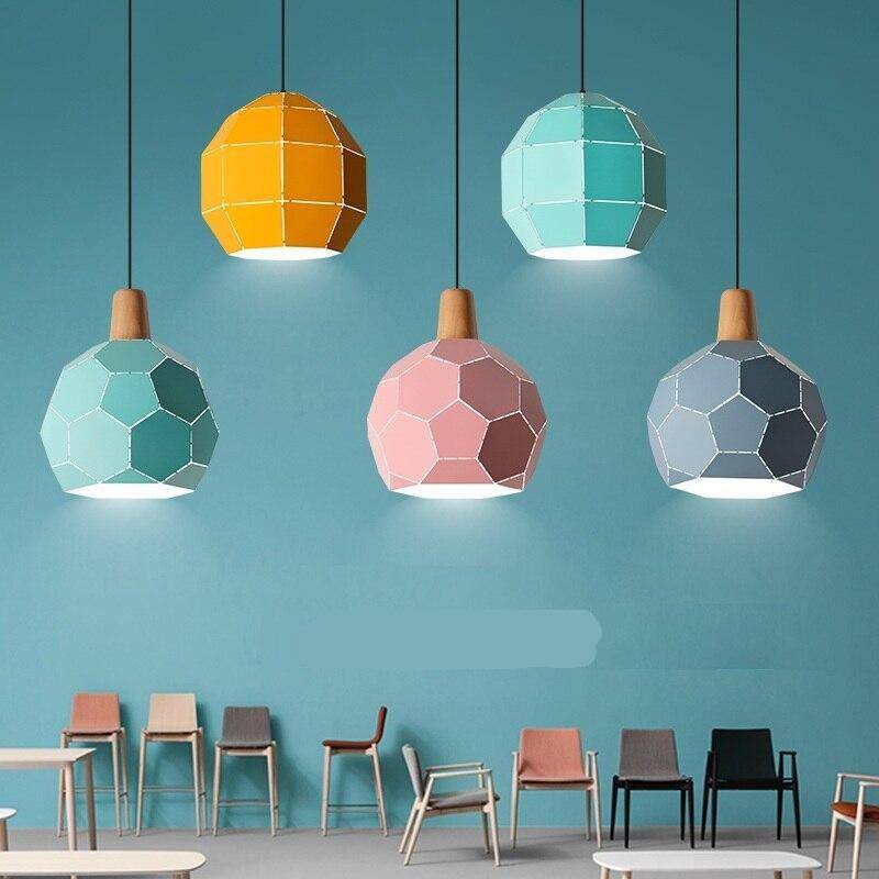 Suspension design à LED en métal coloré style scandinave - vue 4 sur 13