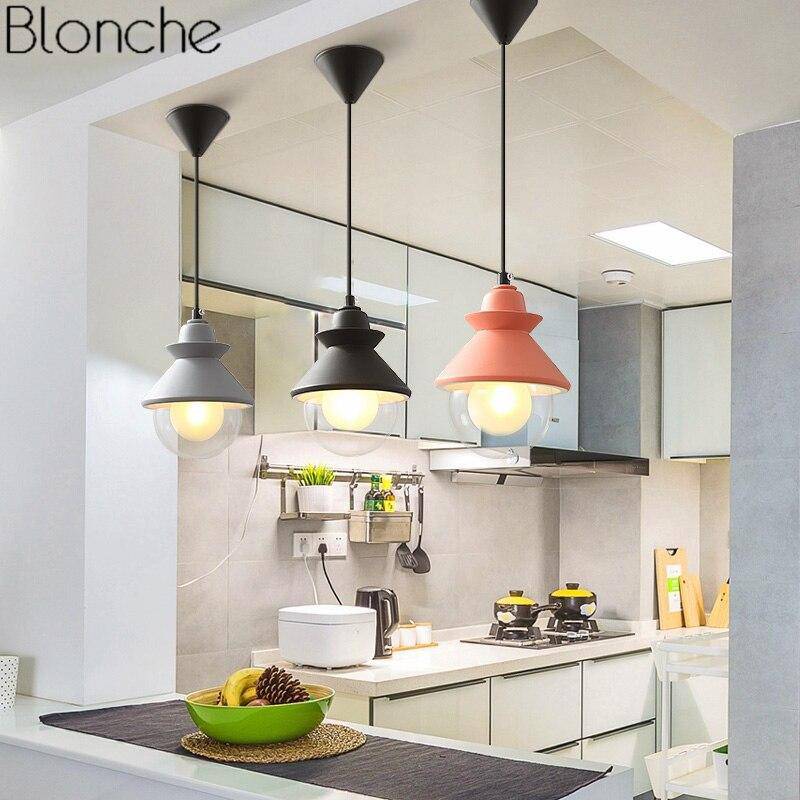 Suspension LED design triangle en métal et boule en verre - vue 9 sur 9