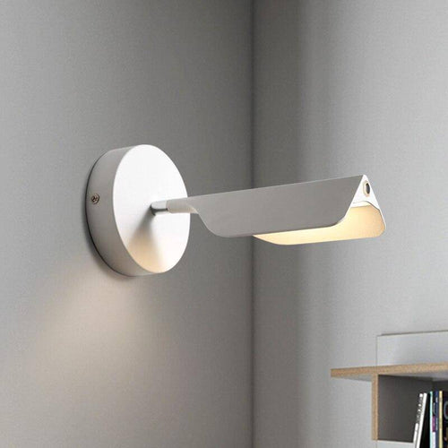 Applique murale design à LED en métal aux formes géométriques