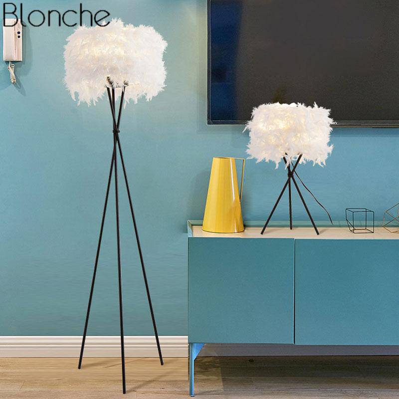 Lampadaire LED à plumes sur trois pieds Room - vue 6 sur 6