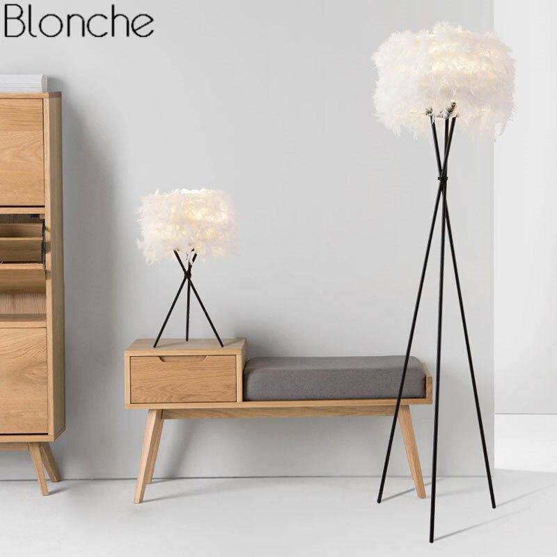 Lampadaire LED à plumes sur trois pieds Room - vue 3 sur 6