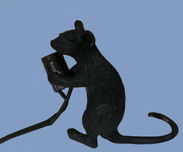 Lampe à poser en forme de souris tenant une lampe - vue 7 sur 11