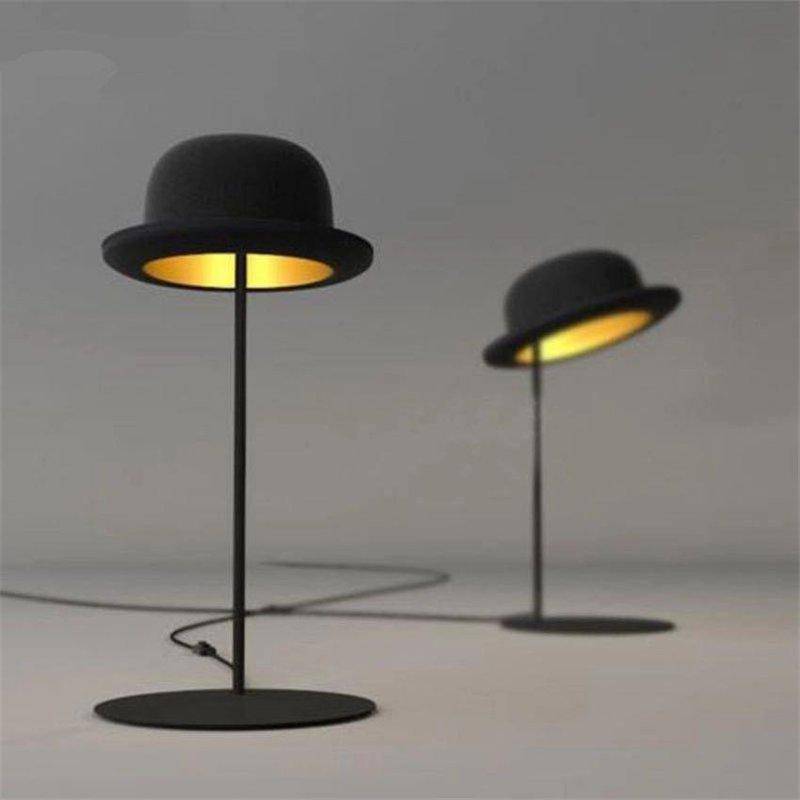 Lampe à poser design en forme de chapeau Moth - vue 6 sur 6
