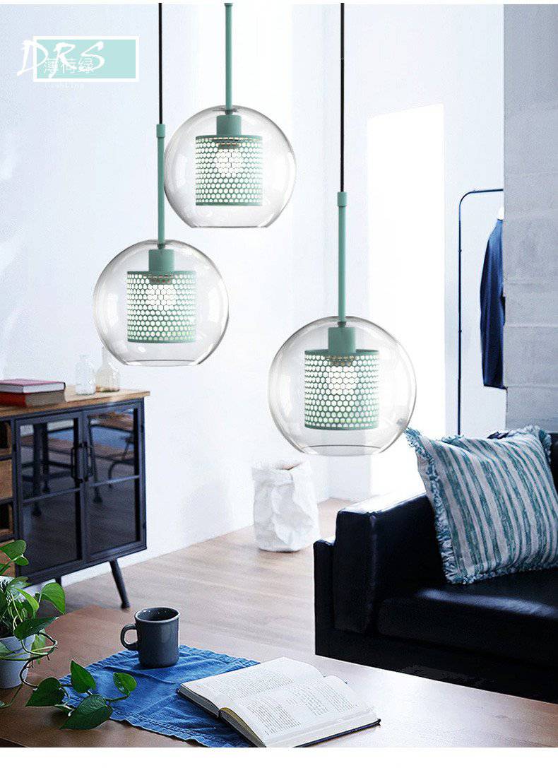 Suspension design à LED cage dans boule en verre