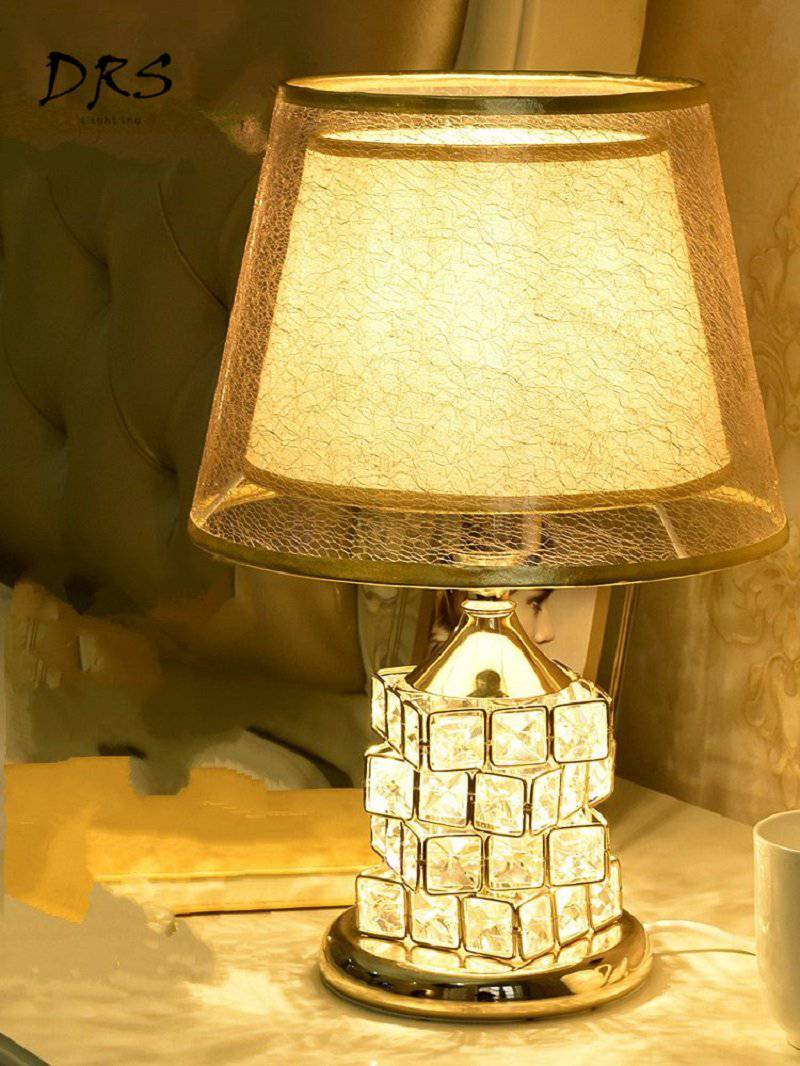 Lampe de chevet abat-jour et cristaux Rubiks - vue 6 sur 8