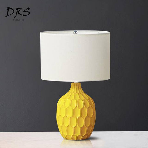 Lampe de chevet jaune avec abat-jour tissu Hotel